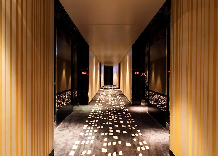 W Hotel 5*