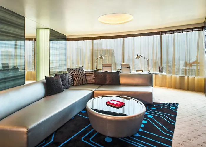 W Hotel 5*