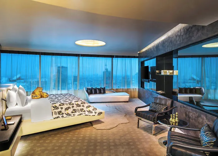 W Hotel 5*